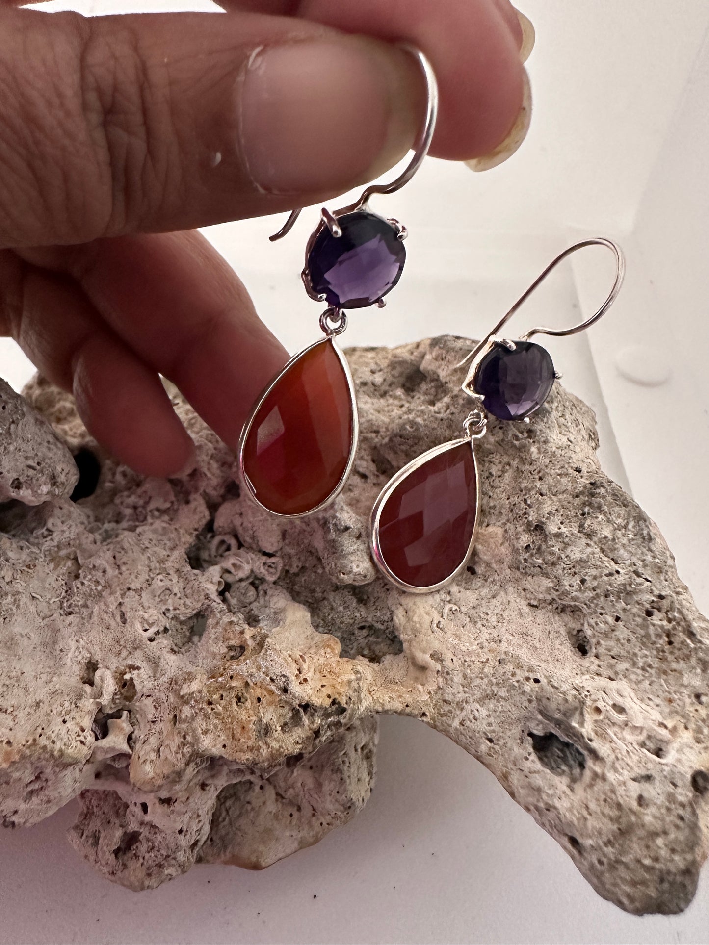 Red Onyx with Amethyst