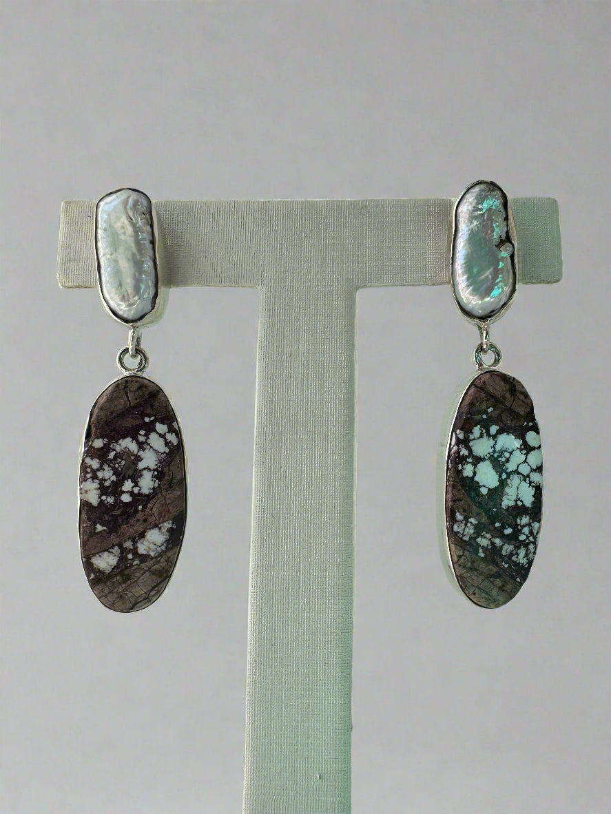 Wild Horse Magnesite with Biwa Pearl