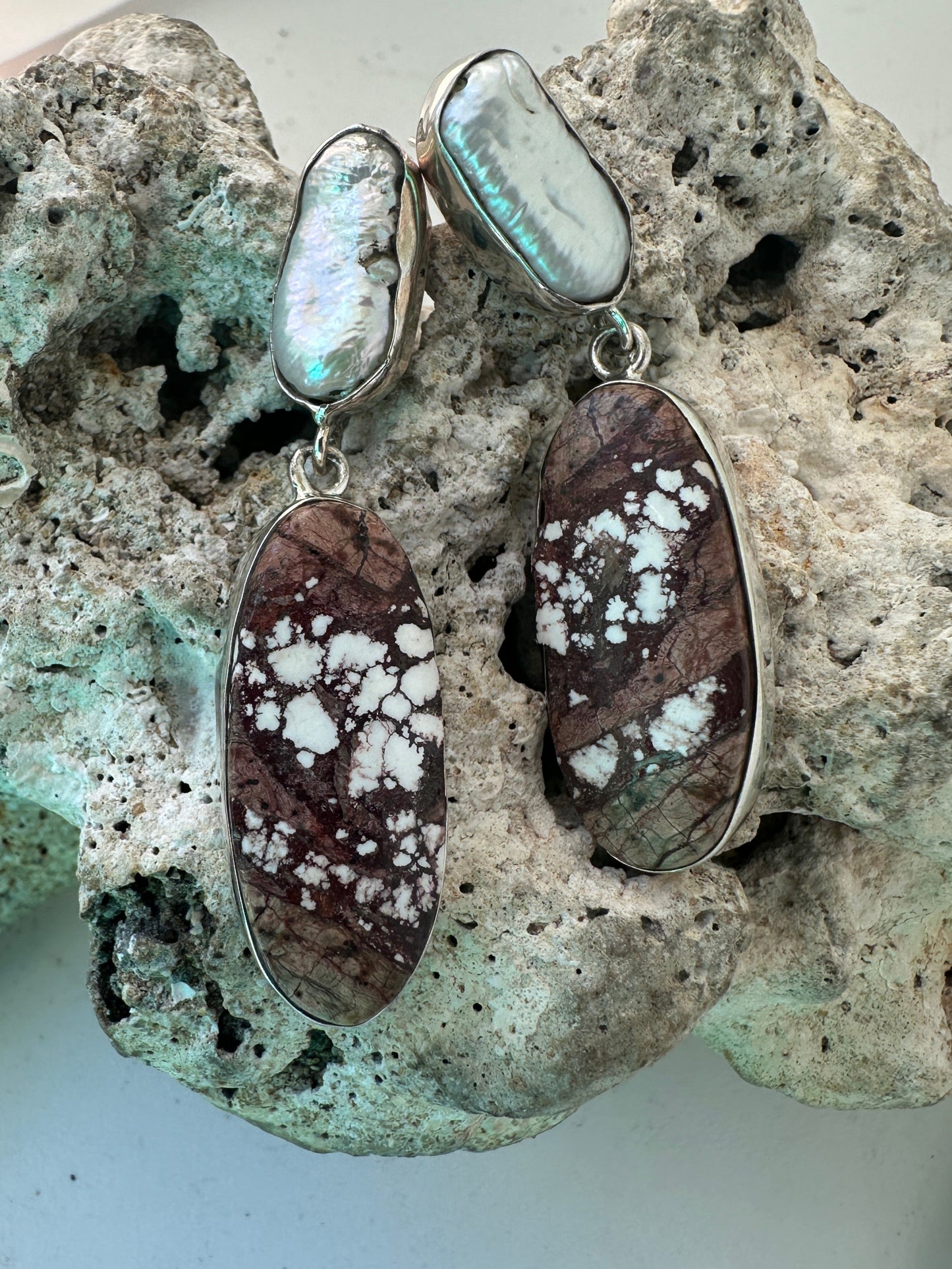 Wild Horse Magnesite with Biwa Pearl