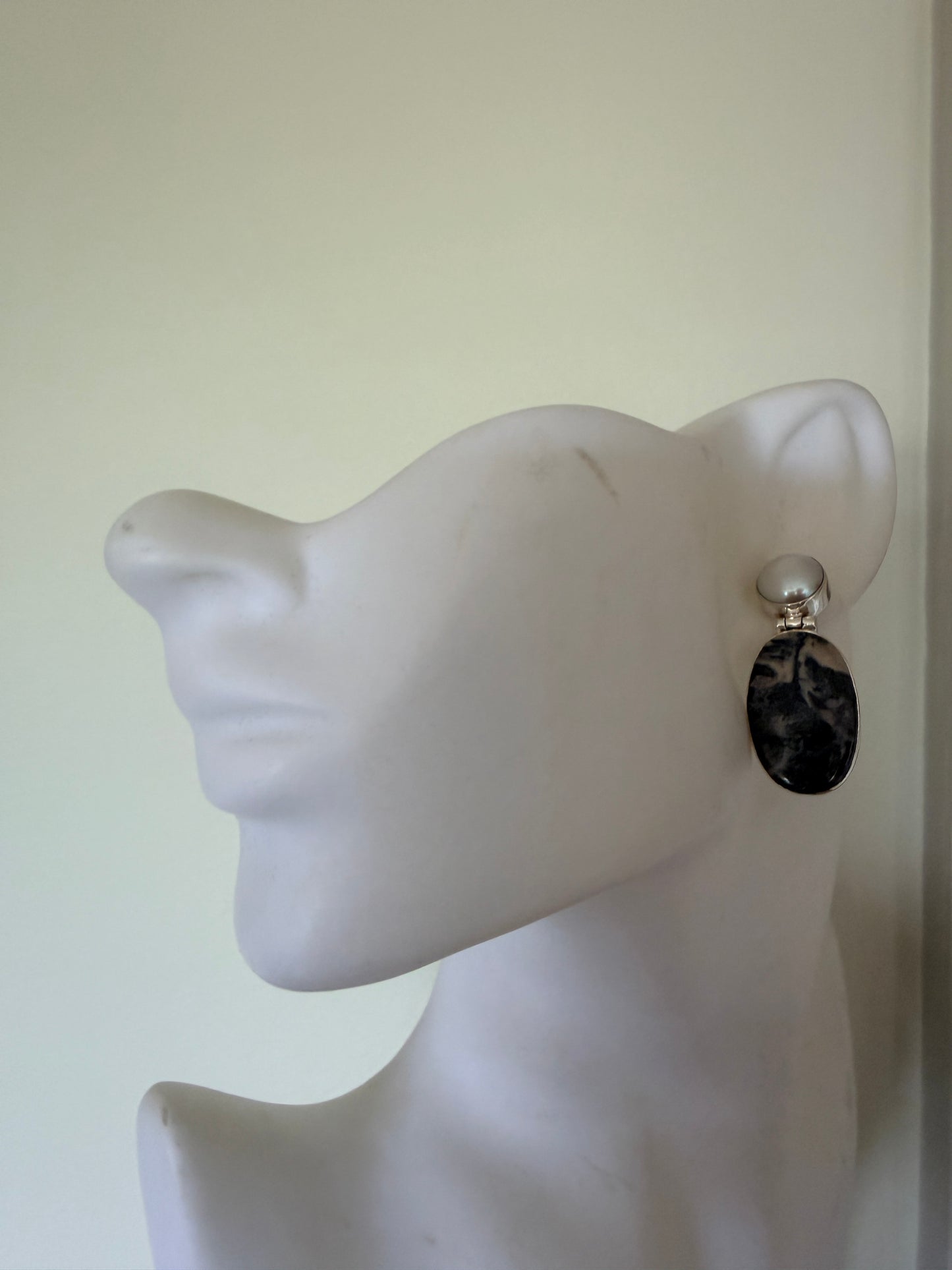 Baroque Pearl with Palm root