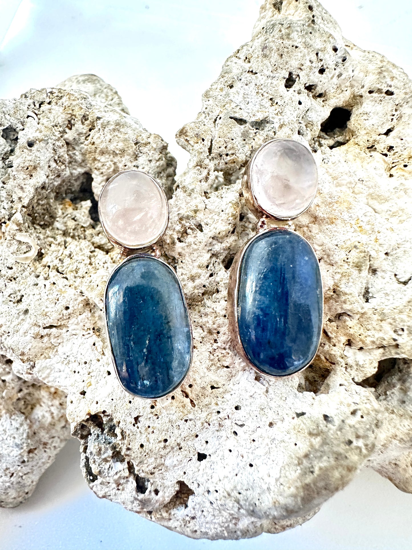 Rose Quartz with Kyanite