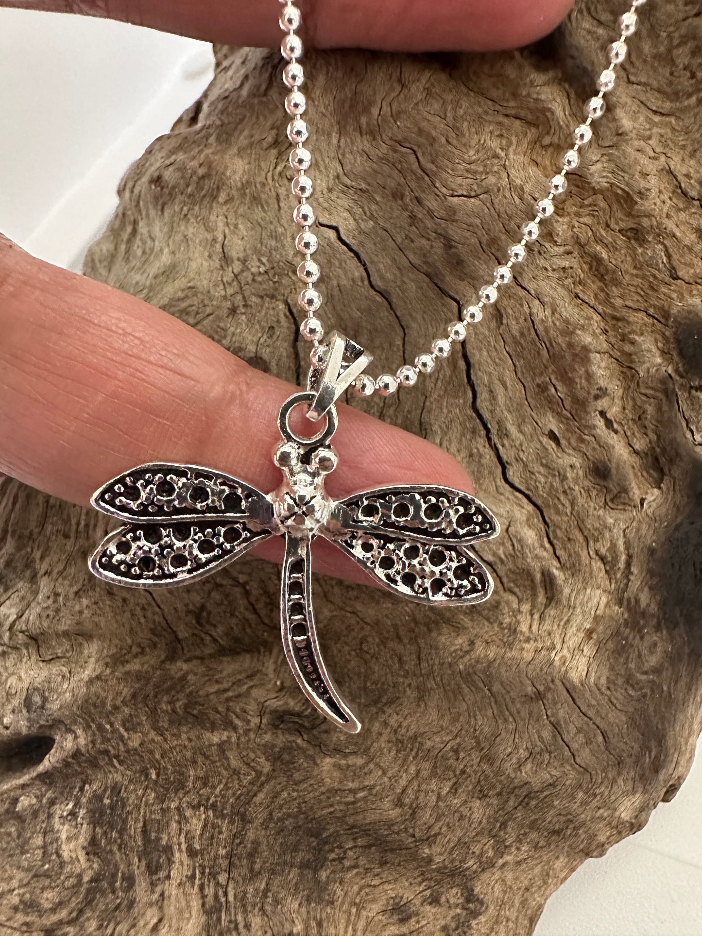 Dragonfly - curved tail