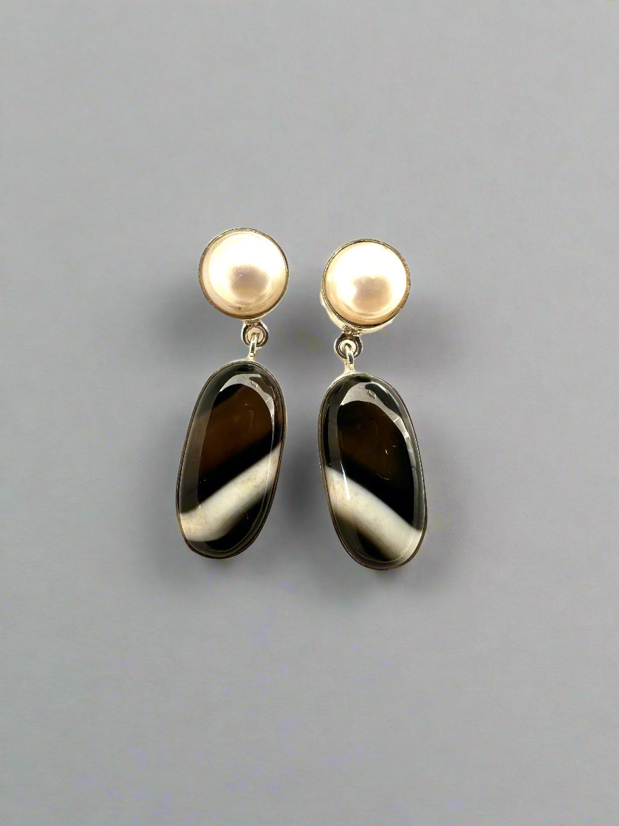 Brown Banded Onyx with Pearl