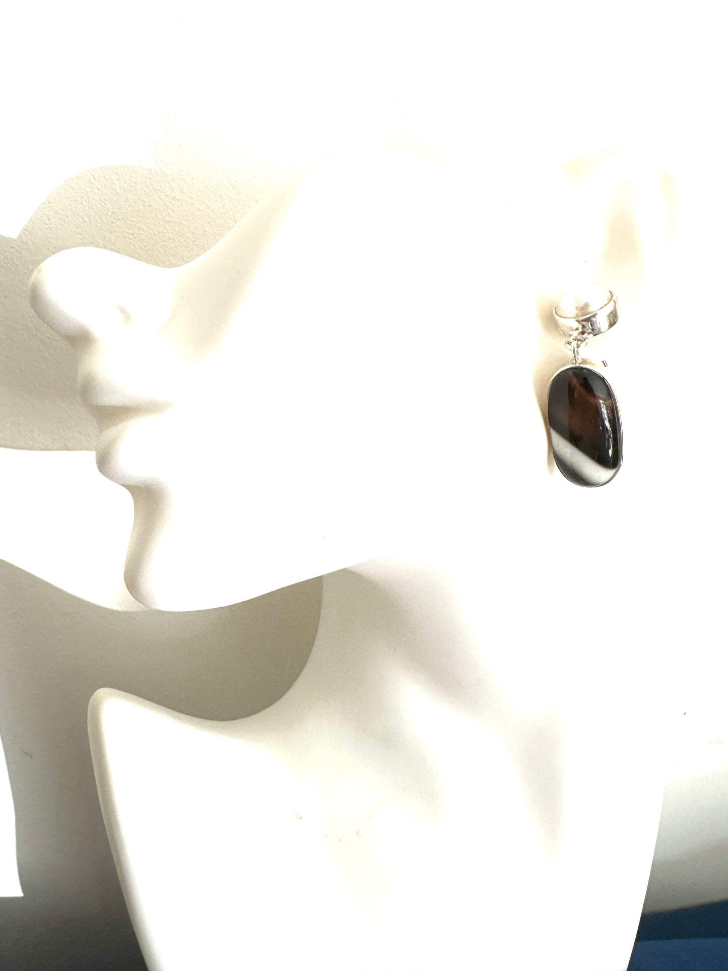 Brown Banded Onyx with Pearl