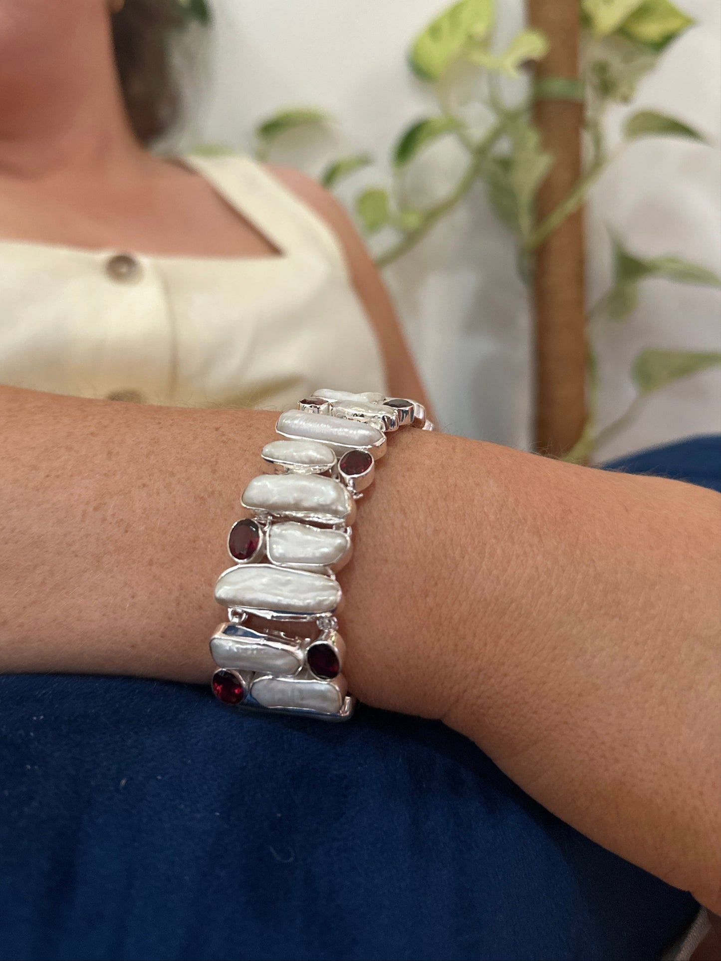 Biwa Pearl with Garnet