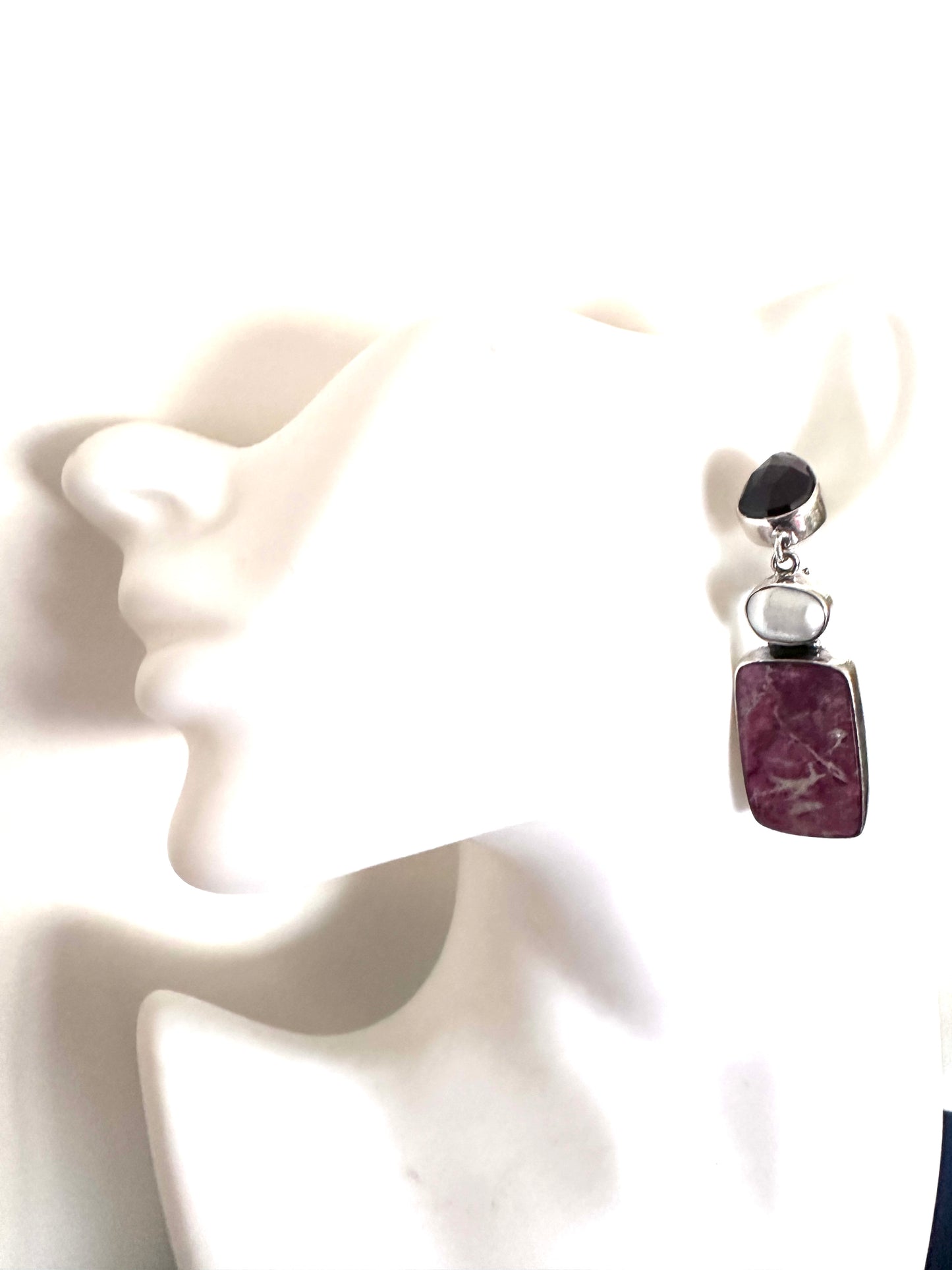 Thulite with Garnet and Pearl