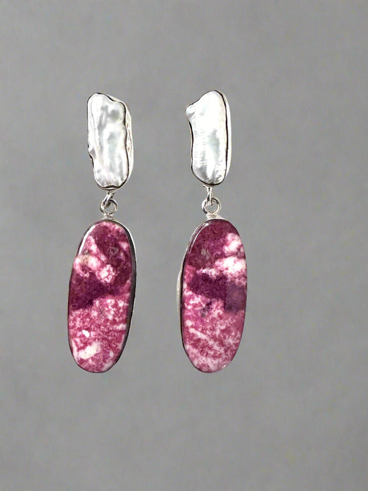 Thulite with Biwa Pearl