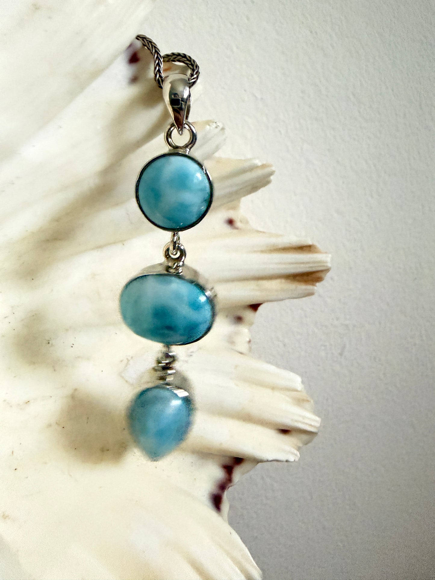 Larimar Wave
