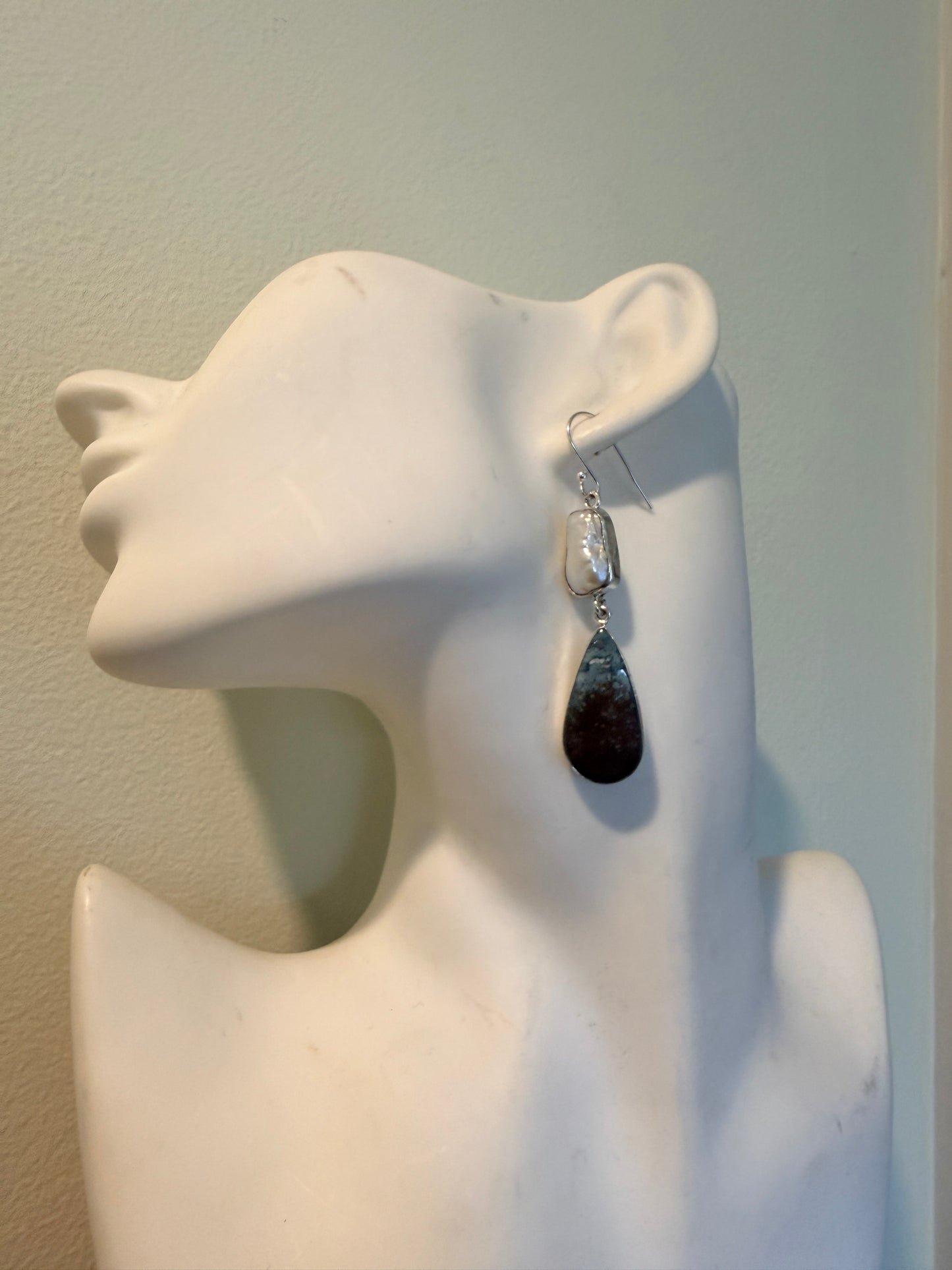 Moss Agate with Biwa Pearl