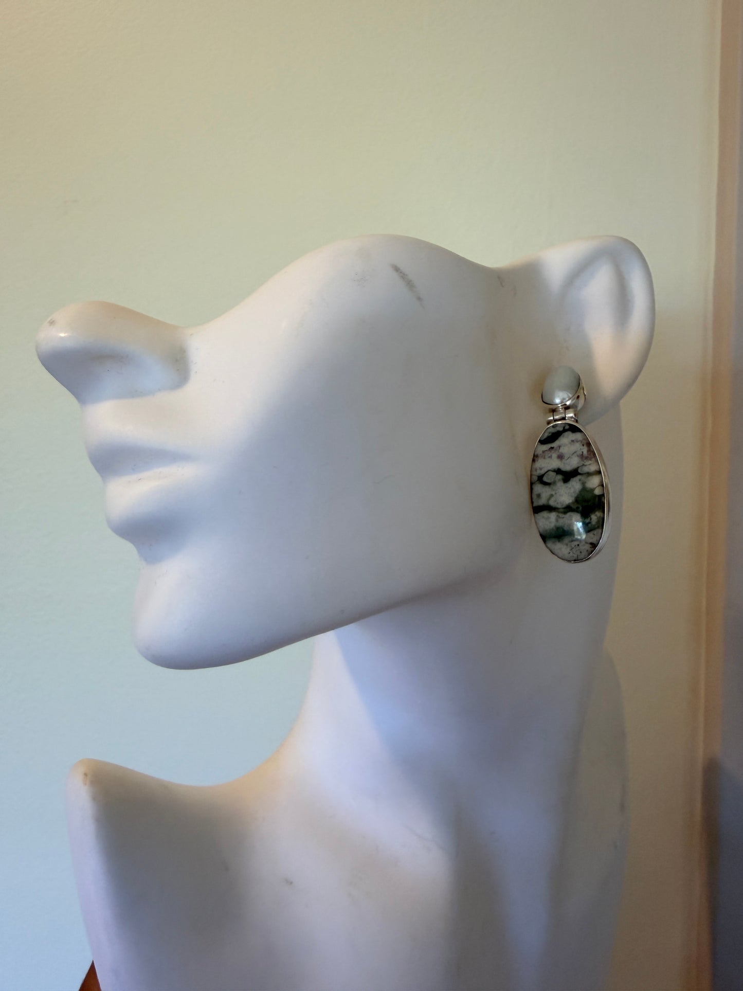 Baroque Pearl with Peace Jade