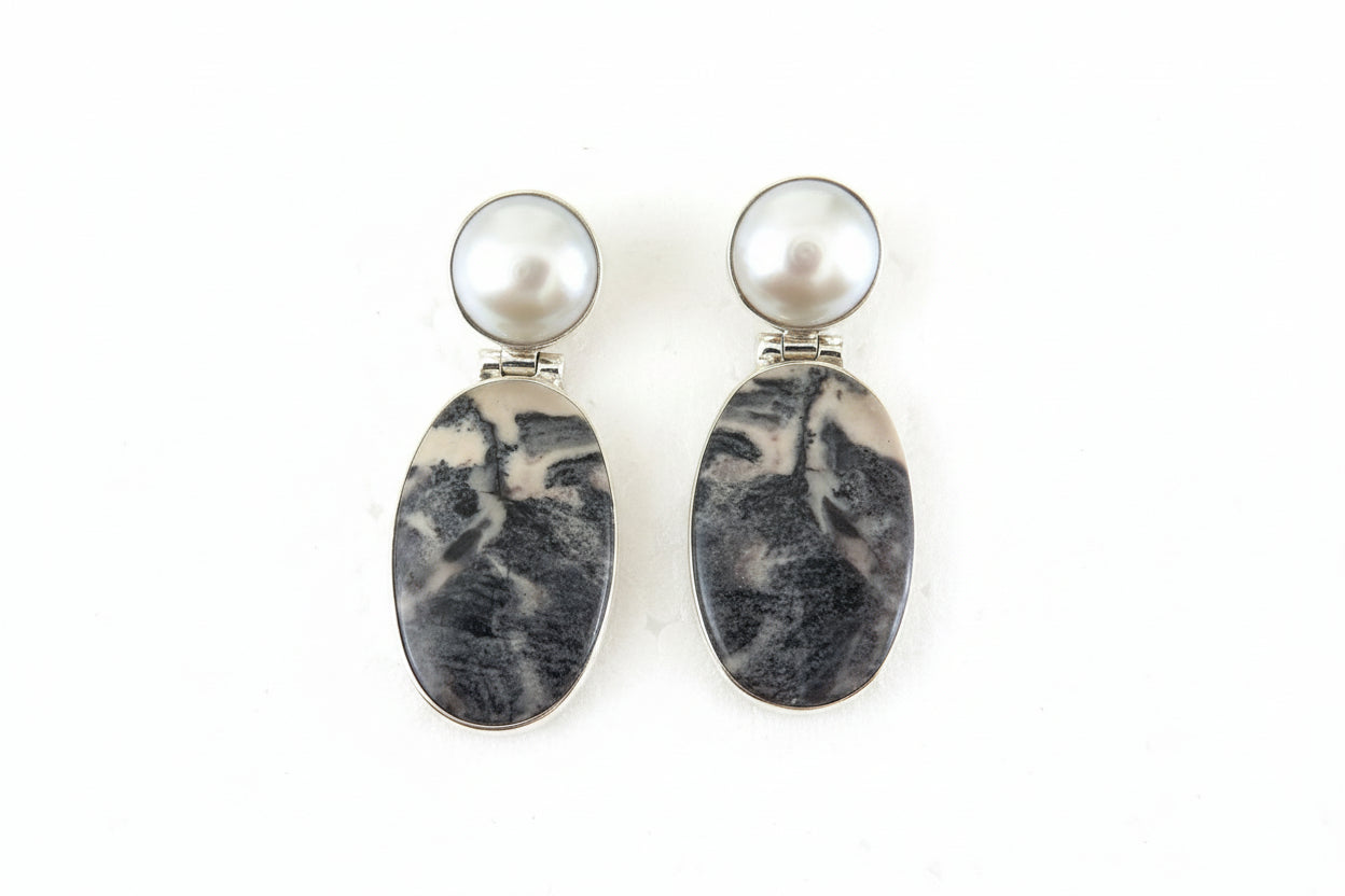 Baroque Pearl with Palm root