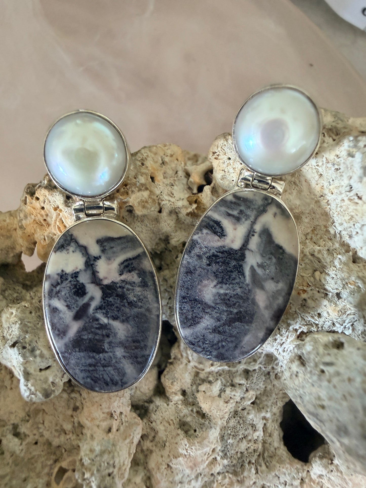 Baroque Pearl with Palm root