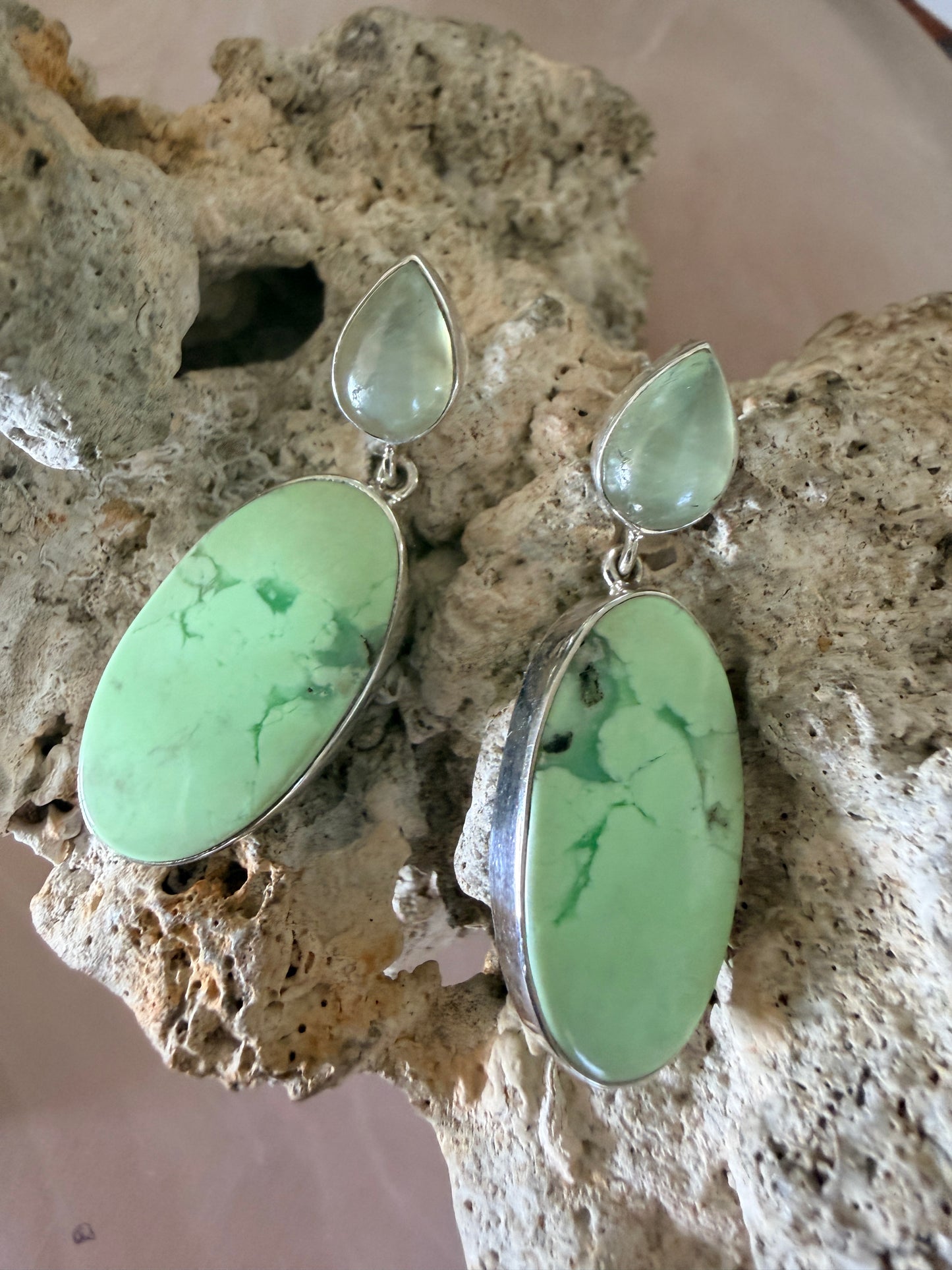 Green Kyanite with Lemon Chrysoprase