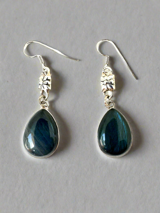 Labradorite with Silver Bead