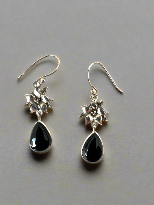 Black Onyx with Silver Lily