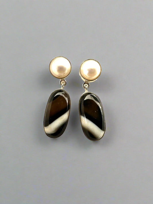 Brown Banded Onyx with Pearl